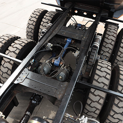 Loading 25 Tons Underground Articulated Truck 243kw Engine Powered For Mining